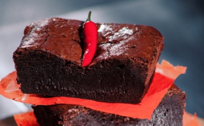 Торт с шоколадом и чили: необычный десерт — контраст вкусов и жгучая изюминка