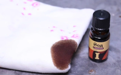 Когда йод не на пользу: проверенные методы удаления пятен с разных поверхностей — от одежды до мебели
