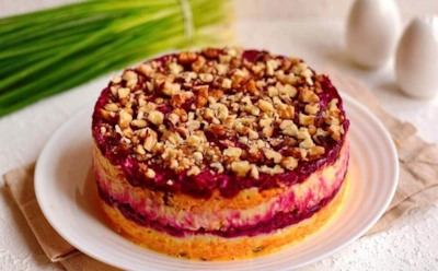 Этот салат поражает необычным сочетанием привычных ингредиентов — попробуйте, чтобы ощутить вкусовой восторг