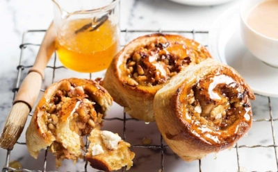 Аромат из старой пекарни: готовим булочки с цитрусовой цедрой и пряной начинкой по рецепту XVIII века