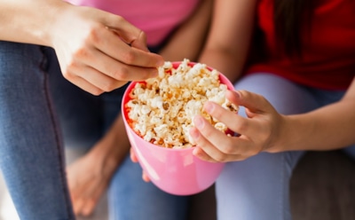 Идеальный попкорн дома: простой рецепт как в кинотеатре за 5 минут