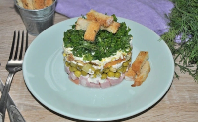 «На траве дрова»: оригинальный рецепт салата за 15 минут, который взорвал соцсети