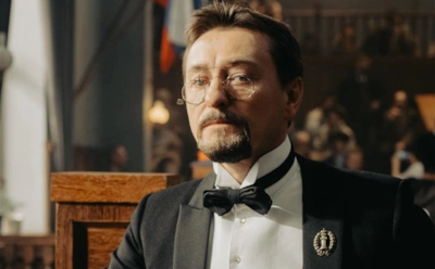 Сергей Безруков выучил новый язык для сериала «Плевако»