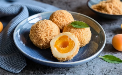 Бедняки знали толк: абрикосовые кнедлики по-австрийски, покорившие европейскую кухню