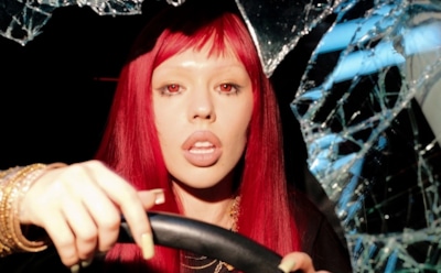 Инстасамка покупает футбольный клуб