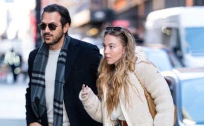 Бросив жениха накануне свадьбы, Сидни Суини застали на свидании с актером-красавчиком