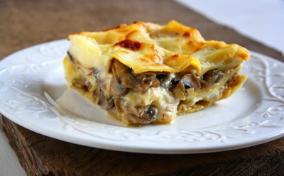 Грибная лазанья: тот случай, когда даже мясоеды заценят — поразите их этой лесной пастой