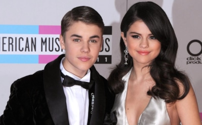 Ревнует и завидует: Джастин Бибер высмеял помолвку Селены Гомес и Бенни Бланко