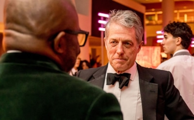 Звезда «Бриджит Джонс» против системы: Хью Грант взбрыкнул после задержания в аэропорту