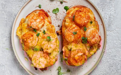 Горячие бутерброды с креветками и сыром за 15 минут — гости будут умолять раскрыть рецепт