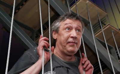 «Алкоголь будет?»: Ефремов «накрывает поляну» в колонии перед выходом на свободу