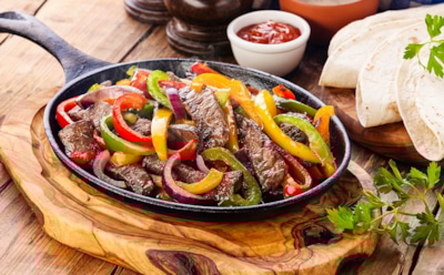 Мексиканский фахитас: превращаем курицу и овощи в настоящий фейерверк вкусов прямо у вас на кухне