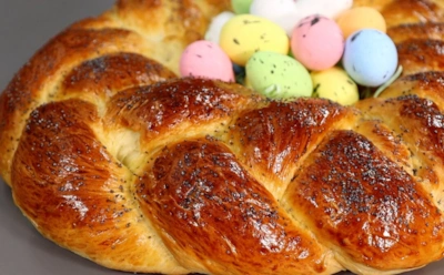 Он вам не кулич: венок с тремя начинками — яркое слово в пасхальной выпечке