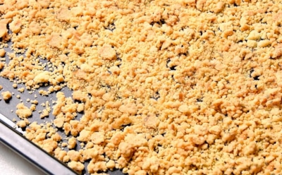 Кондитерская магия: штрейзель — посыпка, которая сделает любой десерт восхитительным