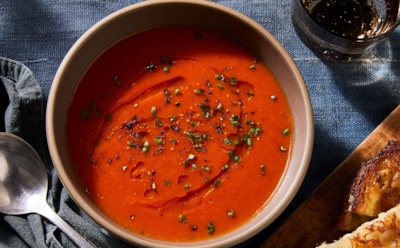 Горячий хит весны: томатно-перечный суп, затмивший борщ — его съест даже капризный ребенок