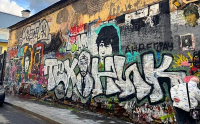 Рэп против рока: фанаты Паши Техника осквернили Стену Цоя и получили жесткий ответ