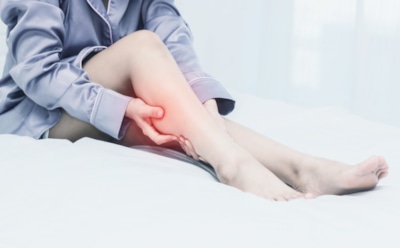 Если ночью крючит: судороги могут быть началом опасной болезни — не прозевайте тревожные сигналы