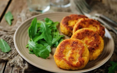 Котлеты, да не те: этот рецепт должен быть у каждой хозяйки — сочетание картофеля с мясным фаршем просто сносит крышу