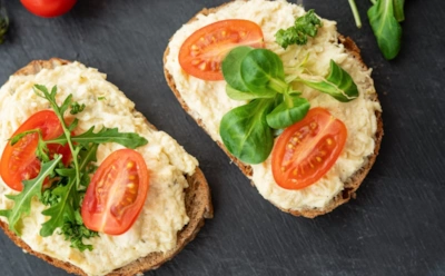 Не хотели, но попробовали — теперь за уши не оттащишь: эта картофельная намазка оказалась невероятно вкусной — повторите наш опыт