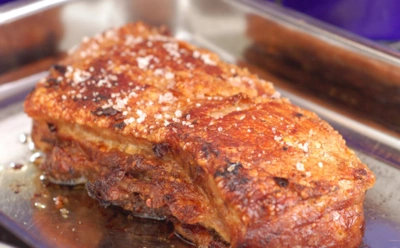 Диета полетела в тартарары: перед этой филиппинской грудинкой не устоит даже веган — хватайте рецепт, бегом на кухню