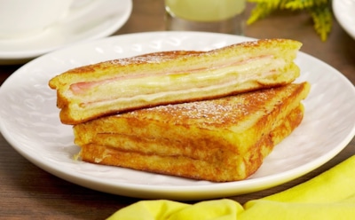 Простой бутер в кулинарный шедевр — за 10 минут: этот сэндвич поразил привередливых гурманов — удивит и ваших гостей