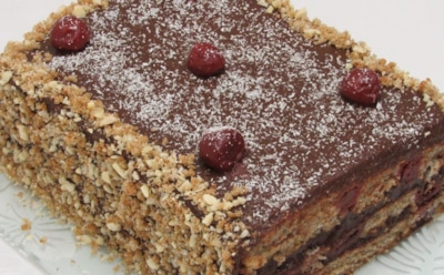 Сбылись мечты всех девушек: теперь можно есть торты и не толстеть — узнайте секрет диетического «Каприза»