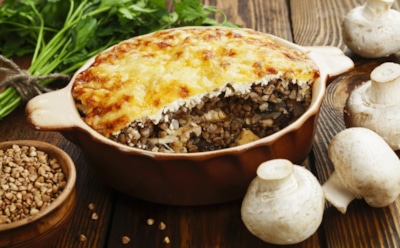 Вчерашнюю кашу легко превратить в хит за 40 минут: за эту запеканку гости передерутся — такого вы точно не пробовали