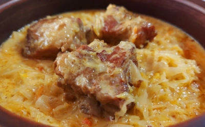 Попробовали однажды — теперь не можем остановиться: это не гуляш, а настоящая венгерская поэзия — без большой ложки не обойдетесь