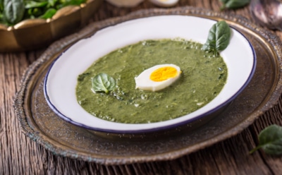 Шпинатное волшебство — едоков за уши не оттащишь: это самый полезный суп теплого сезона — его невероятный вкус вы точно не забудете