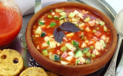 Кто плюется, кто крестится — а я ем с удовольствием: эта окрошка на томатном соке никого не оставит равнодушным — выберите свою сторону