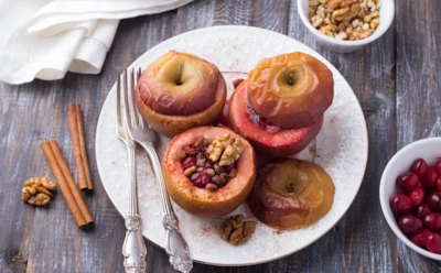 Аромат костра и сладкая начинка — удивите гостей на праздник: эти запеченные яблоки всем напомнят о детстве — порадуйте себя и близких