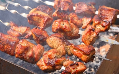 Кефир в сторону — теперь шашлык делаю по-гречески: с таким маринадом мясо не успевает остыть — гости сметают в момент