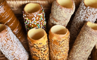 Калач на палке — старинный рецепт: это венгерское угощение заставит забыть про диету — навертите себе лакомство сами