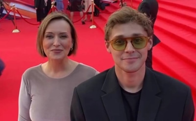 Разница в 21 год: звезда фильма «Руки вверх!» Влад Прохоров показал возлюбленную