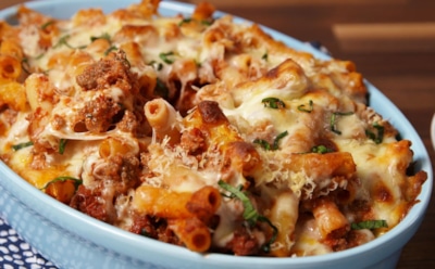 Один раз попробовали — теперь всегда готовим: от этой запеканки забудете про все диеты на свете — это просто макаронный восторг