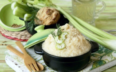 Eсли надоел картофель — берите сельдерей: это восхитительное пюре сумеет разнообразить ваше меню — и куда легче обычного