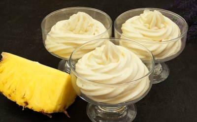 К праздникам готова — знаю, как удивить гостей: этот ананасовый мусс сделает ненужными все остальные десерты — всего 5 ингредиентов