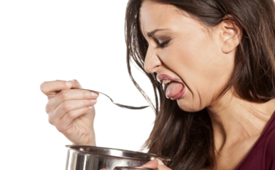 Пересоленный суп — это не трагедия: эти хитрости помогут вам выровнять вкус и спасти блюдо — главное, без паники