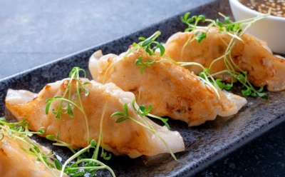 Наскучили пельмени — обращаюсь к японской кулинарии: эти гедза вытеснят даже вареники — добавьте колорита своей трапезе