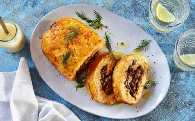 Когда достали котлеты — готовлю царь-рулет: от этого угощения любой шеф-повар язык проглотит — его съедят быстрее, чем вы вздохнете