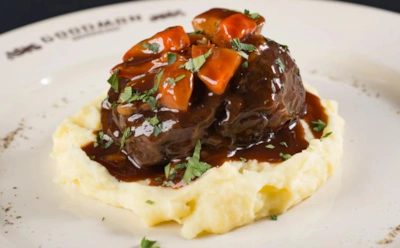 Не просто мясо — натуральный шедевр: эти нежнейшие щечки погружают в гастрономический экстаз — готовьте приборы немедленно