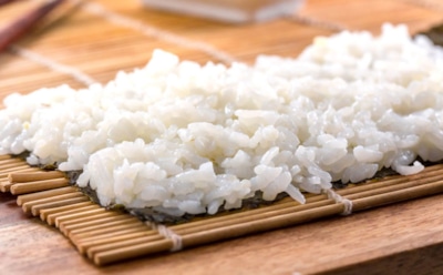 Роллы начинаются с риса: научитесь правильно готовить основу японского угощения — больше в рестораны ходить будет не нужно