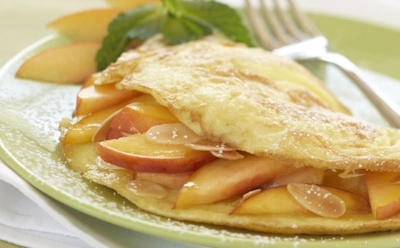 Вместо соли бахнула меда — теперь дети просят такой омлет каждое утро: этот завтрак пахнет настоящим счастьем — начните день с радости