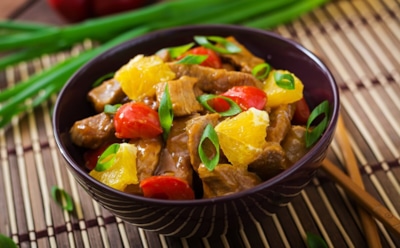 Правильный соус меняет все: такую телятину не всякий шеф-повар в своей жизни видел — а у вас есть возможность еще и попробовать