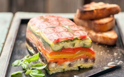 Диета — это не повод питаться скучно: этот овощной террин впечатлит даже убежденных мясоедов — ощутите французскую нежность