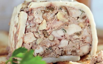 Попробовала рецепт — гости были в восторге: этот террин из кролика погружает в гастрономический экстаз — ни один гурман не пройдет мимо