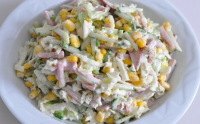 Когда гости на пороге — режу все соломкой: этот салат готовится за считанные минуты, а съедается и того быстрее — пора забыть про оливье