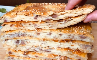 Вместо хлеба печем катламу: эти узбекские лепешки полностью переписали привычное меню — они заменят вам бутерброды и пирожки