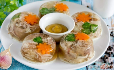 Субпродукты не выкидываю — готовлю вкусноту: это заливное из потрошков сметают в момент — приготовьте шедевр без лишних трат