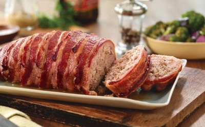 Мне бутеры ни к чему, если есть хлеб — мясной: это слоеное угощение заменит бургеры и сэндвичи на вашем столе — благодаря овощам еще и полезно